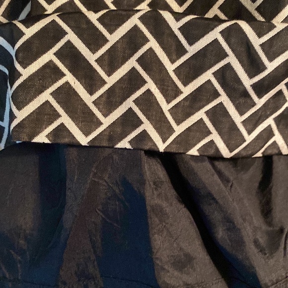 Tibi Black & White Geometric Chevron Print Pleated Skirt - 6 - Picture 8 of 11